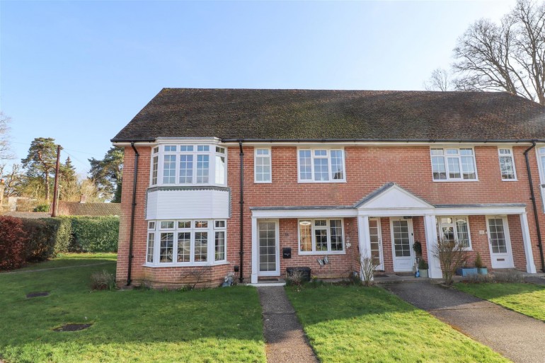 Heathfield Court, Fleet