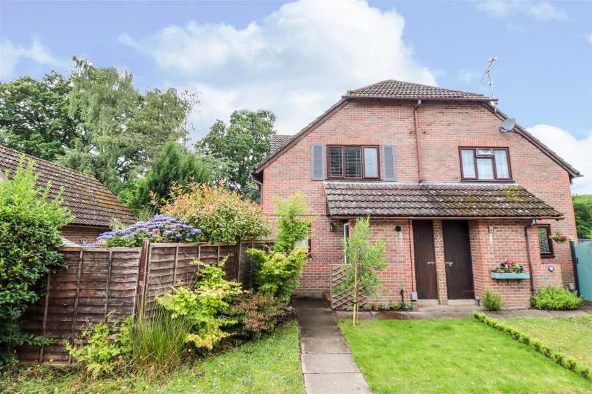 Images for Oaken Copse, Church Crookham, Fleet