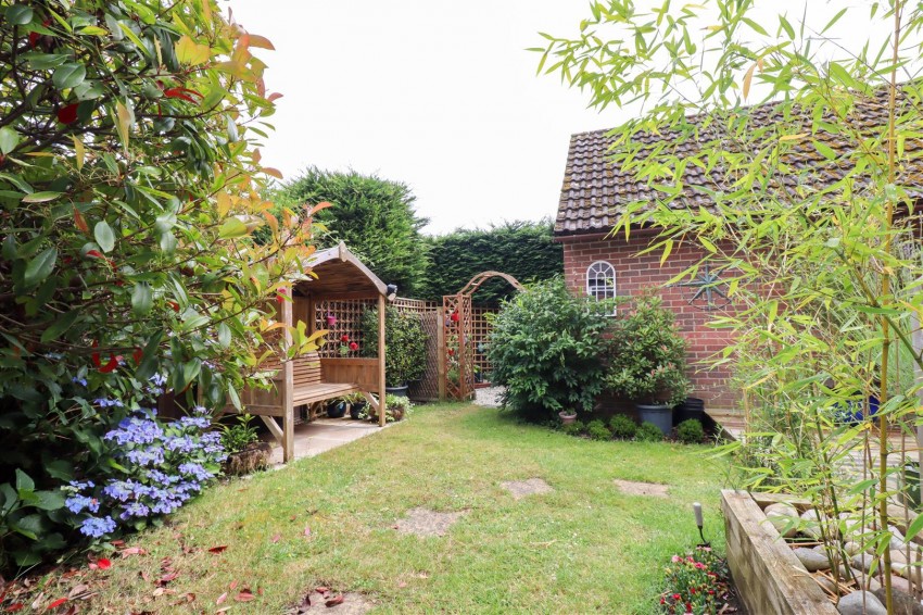 Images for Oaken Copse, Church Crookham, Fleet
