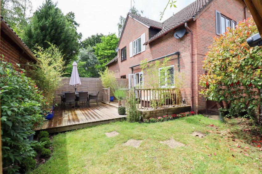 Images for Oaken Copse, Church Crookham, Fleet