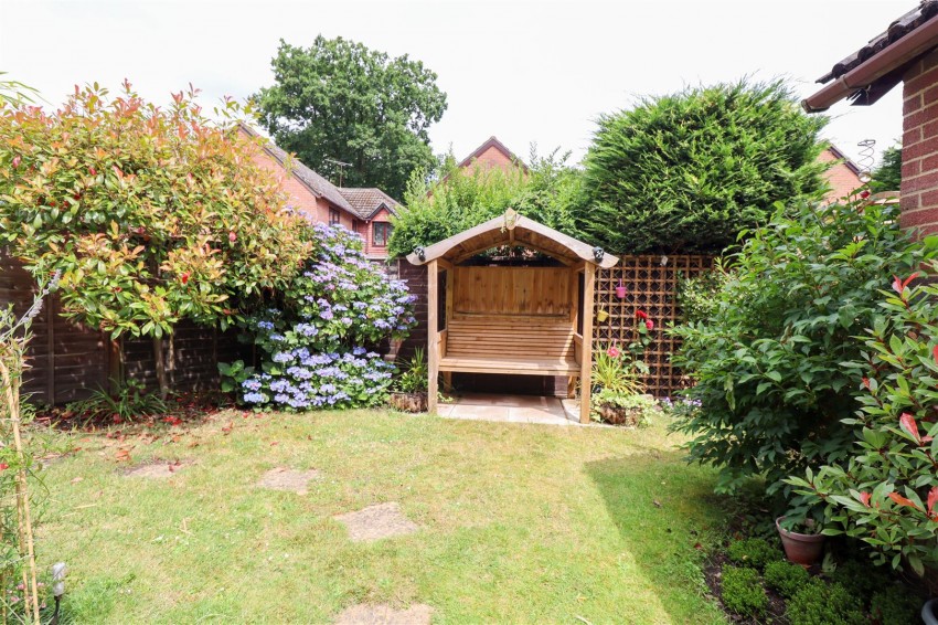 Images for Oaken Copse, Church Crookham, Fleet