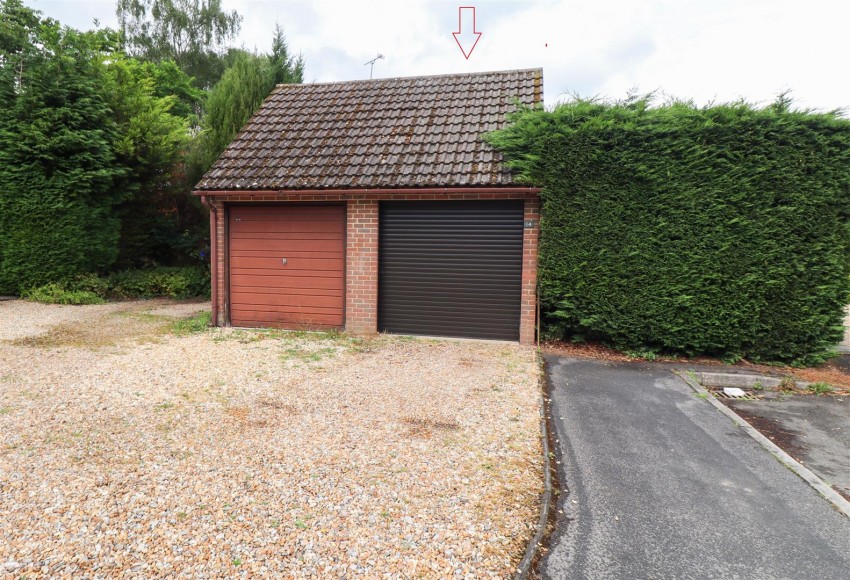 Images for Oaken Copse, Church Crookham, Fleet