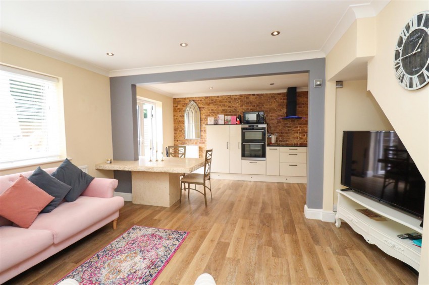 Images for Oaken Copse, Church Crookham, Fleet