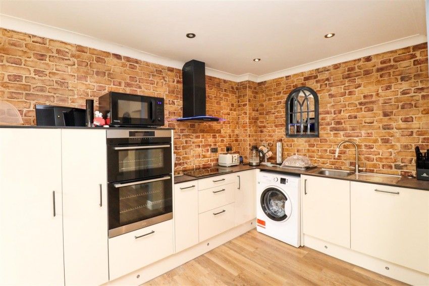 Images for Oaken Copse, Church Crookham, Fleet