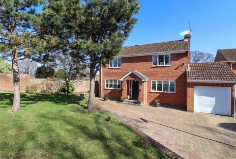View Full Details for Hawkwell, Church Crookham, Fleet