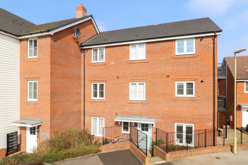 Images for Newton Drive, Church Crookham, Fleet