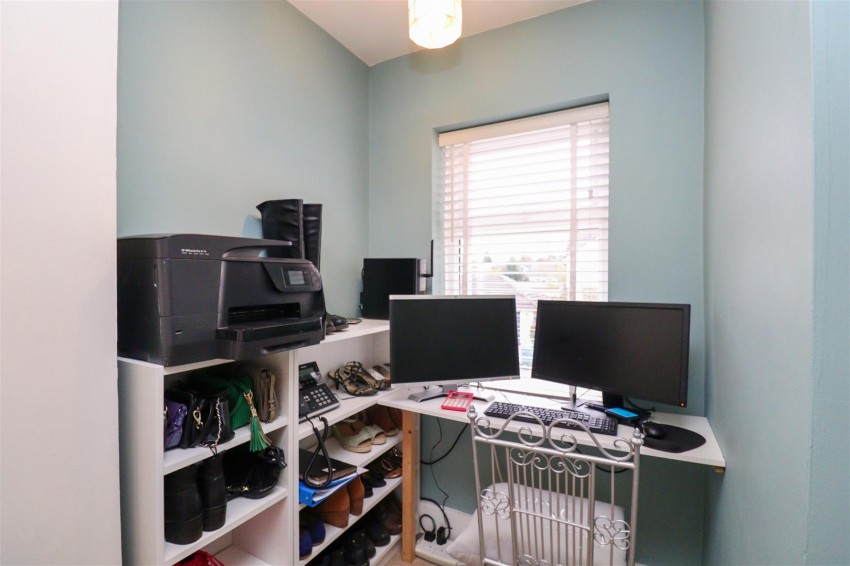 Images for Lyndford Terrace, Fleet