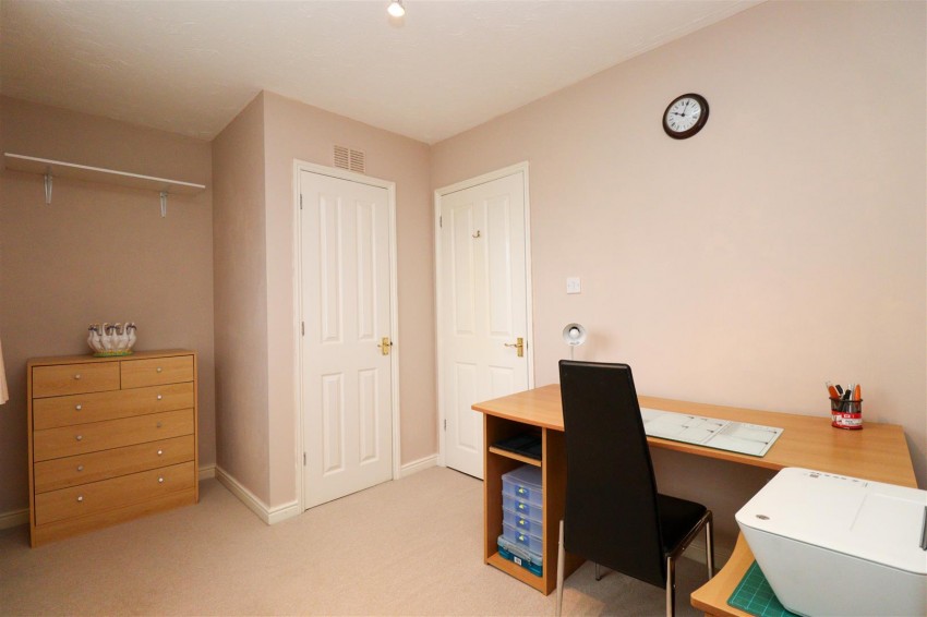 Images for Nether Vell-Mead, Church Crookham, Fleet