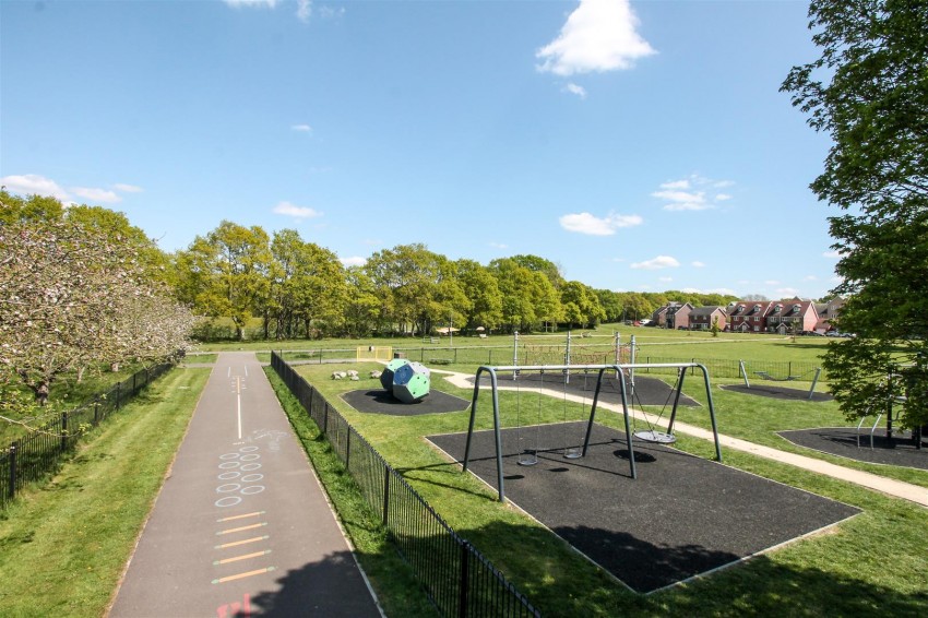 Images for Newton Drive, Church Crookham, Fleet