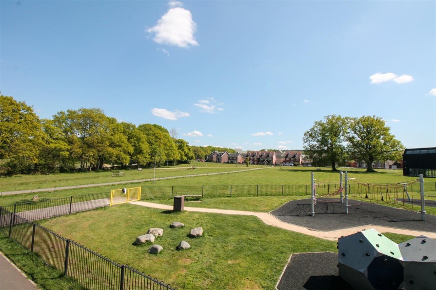 Images for Newton Drive, Church Crookham, Fleet