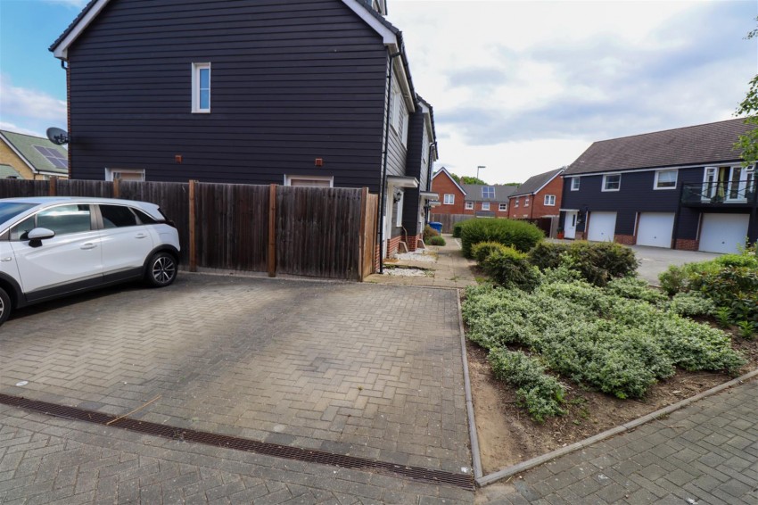 Images for Jubilee Drive, Church Crookham, Fleet