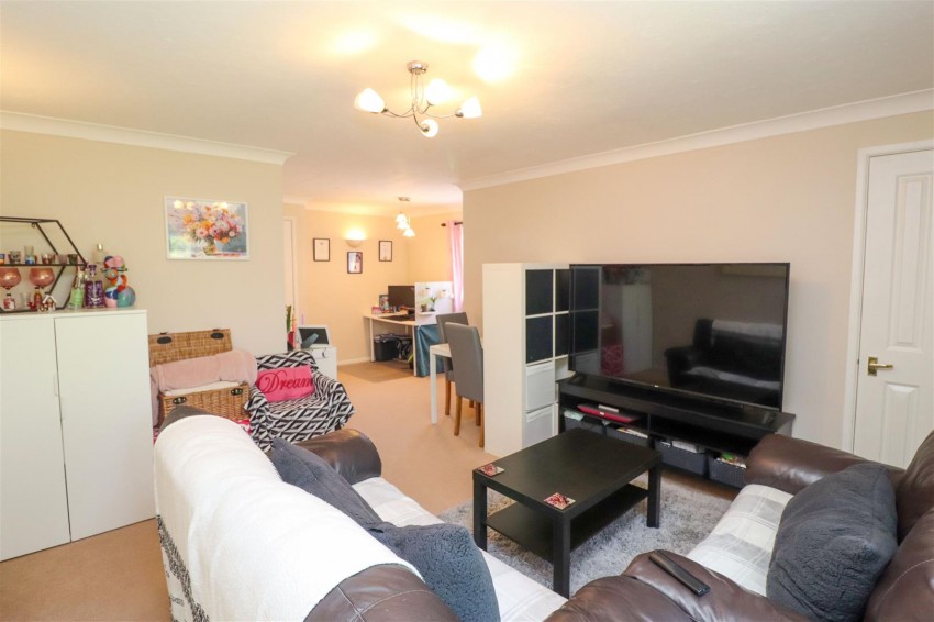 Images for Annettes Croft, Church Crookham, Fleet