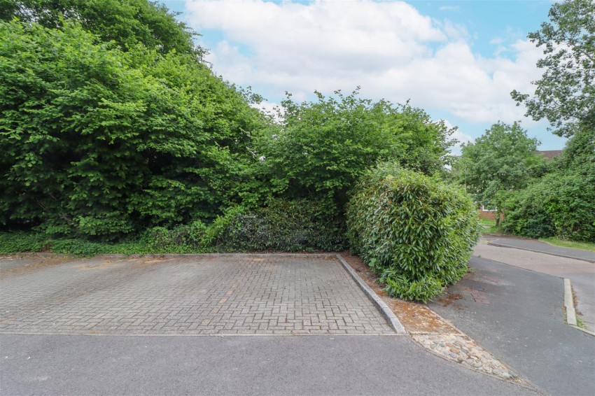 Images for Nether Vell-Mead, Church Crookham, Fleet