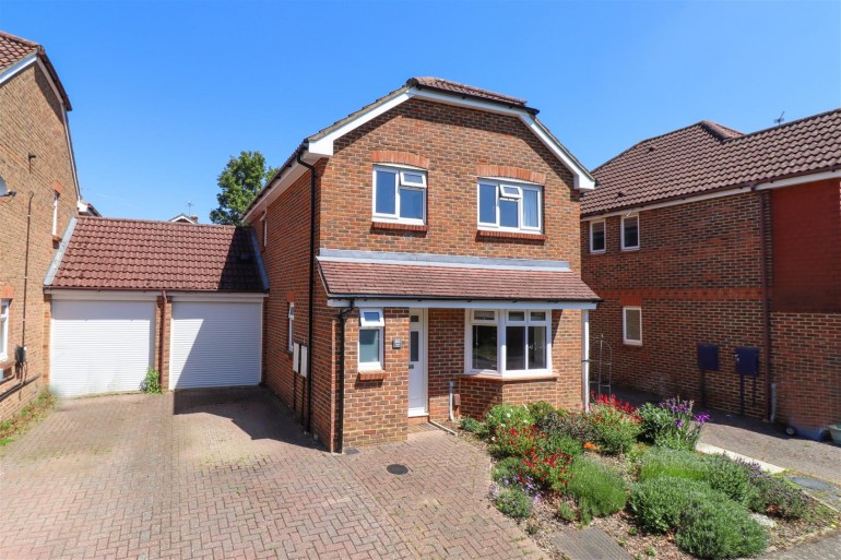 Jessett Drive, Church Crookham, Fleet