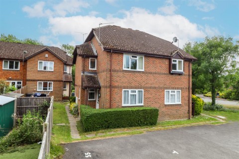 View Full Details for Barn Meadow Close, Church Crookham, Fleet