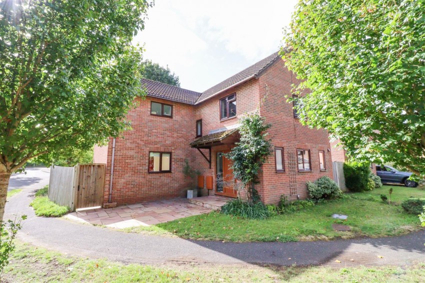 Images for Oaken Copse, Church Crookham, Fleet