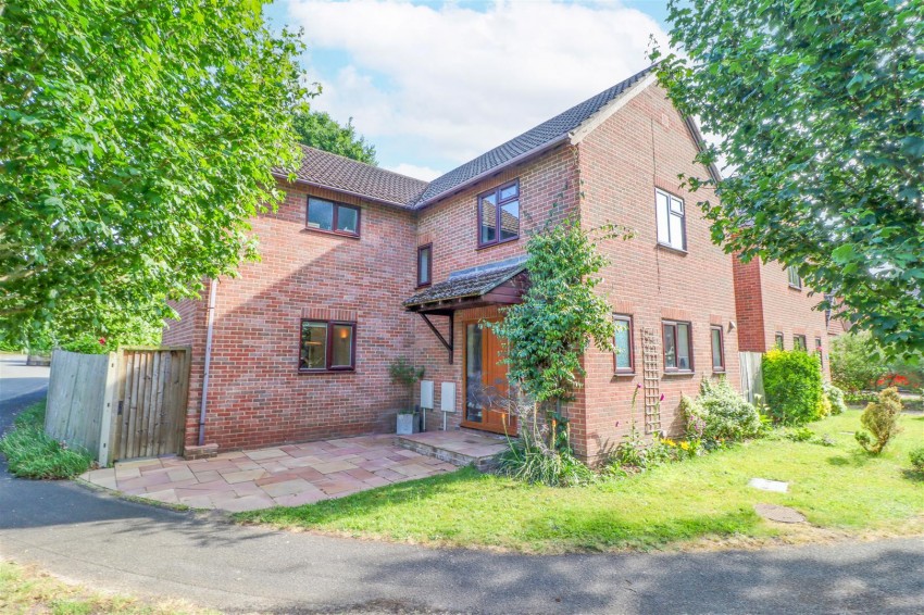 Images for Oaken Copse, Church Crookham, Fleet
