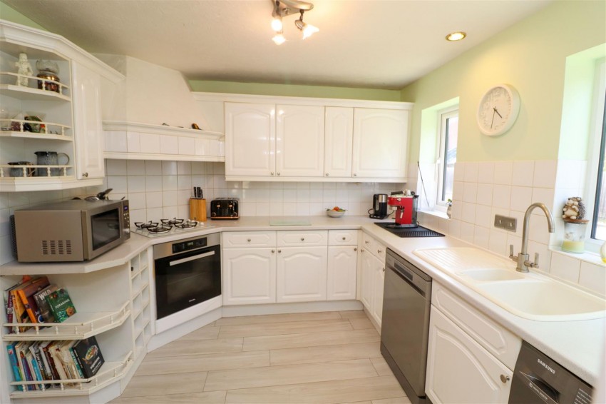 Images for Oaken Copse, Church Crookham, Fleet