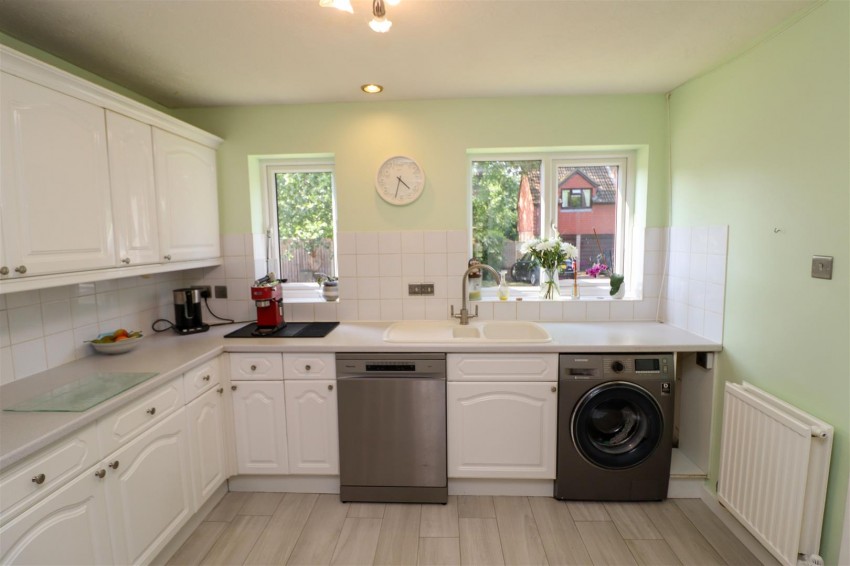 Images for Oaken Copse, Church Crookham, Fleet
