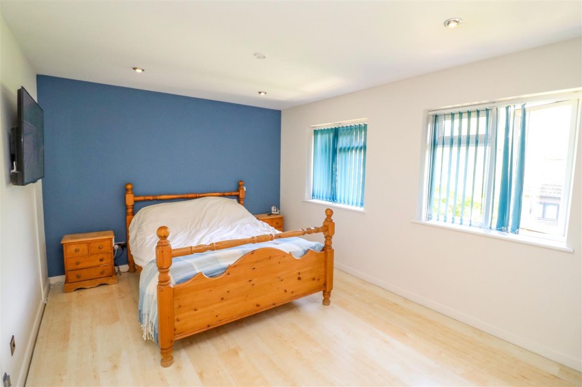 Images for Oaken Copse, Church Crookham, Fleet