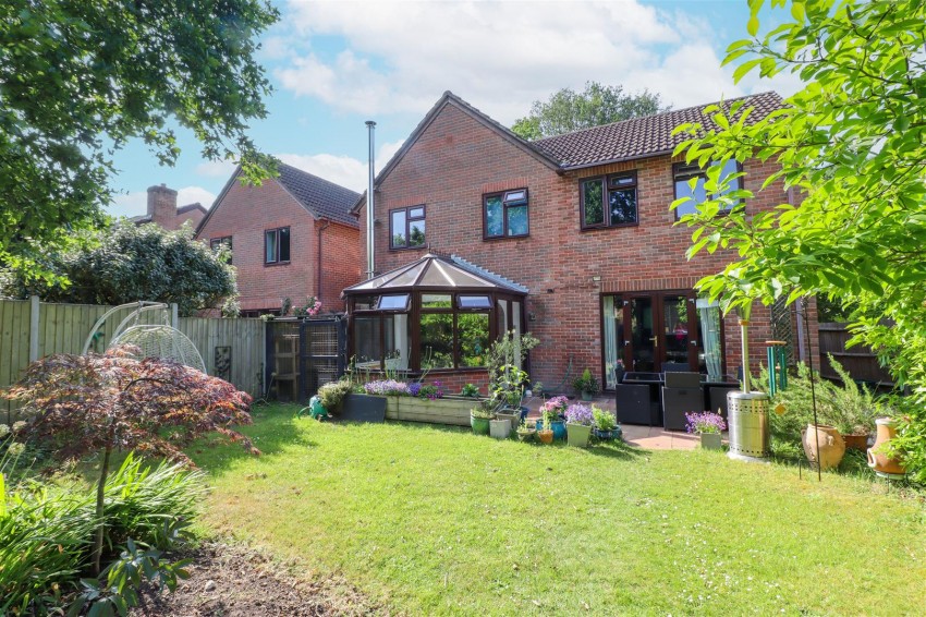 Images for Oaken Copse, Church Crookham, Fleet