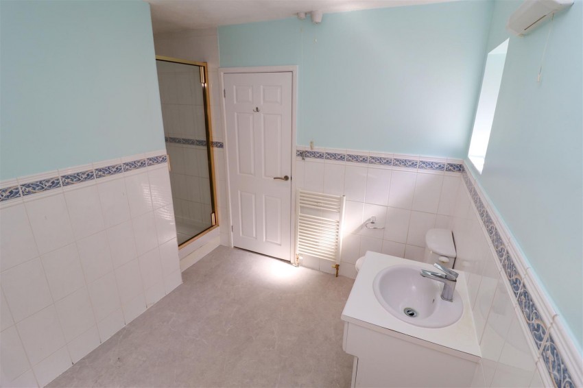 Images for Oaken Copse, Church Crookham, Fleet