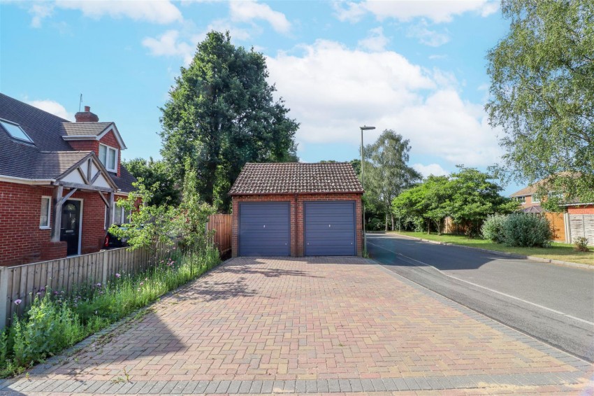 Images for Oaken Copse, Church Crookham, Fleet