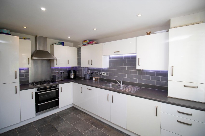 Images for Allamand Close, Church Crookham, Fleet