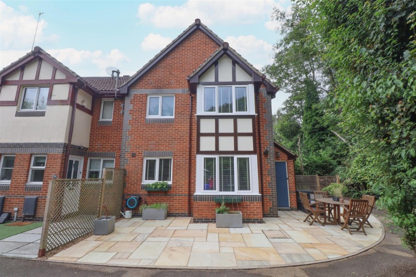 Images for Lyndsey Close, Farnborough
