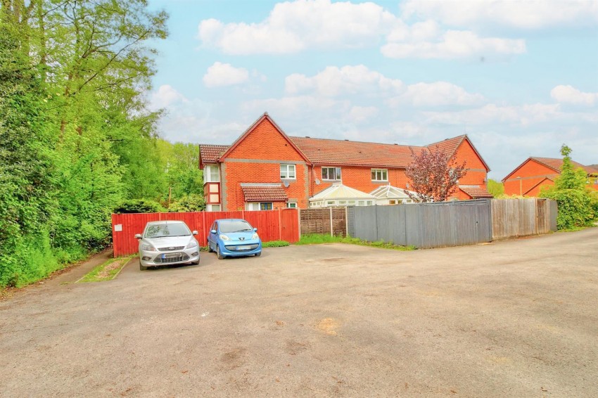 Images for Lyndsey Close, Farnborough