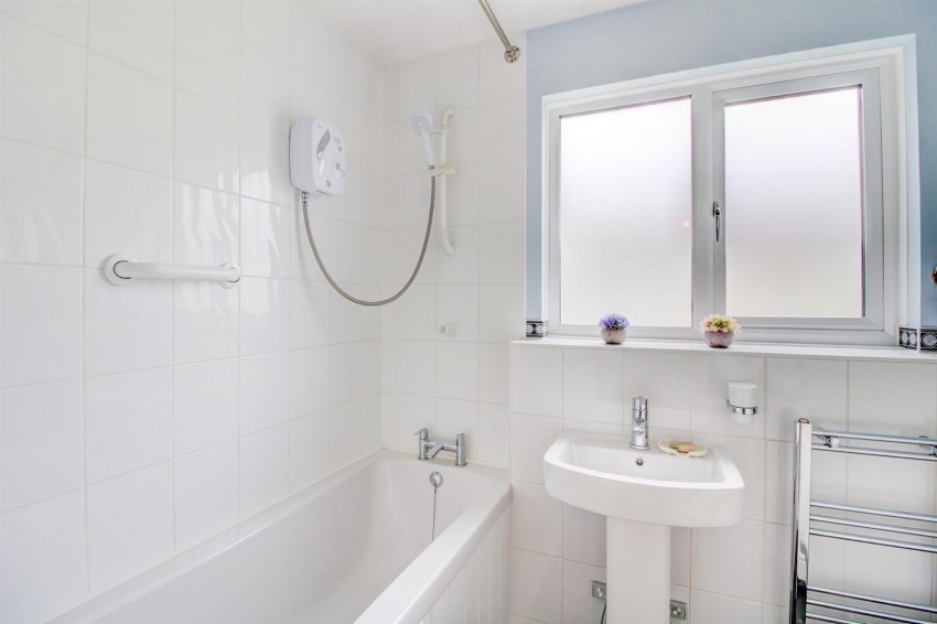 Images for Lyndsey Close, Farnborough