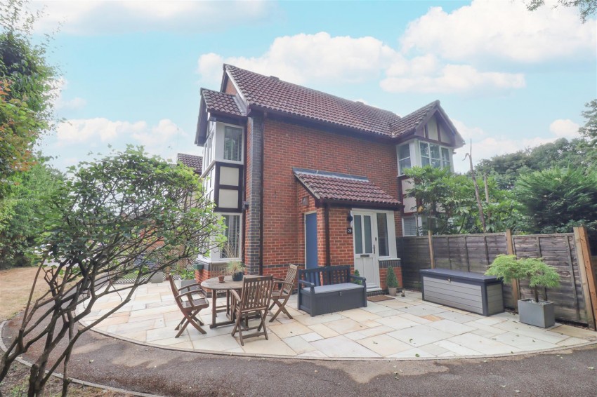Images for Lyndsey Close, Farnborough