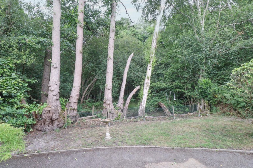Images for Lyndsey Close, Farnborough