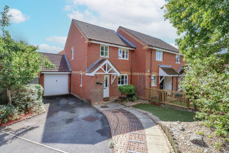 Pawmers Mead, Church Crookham