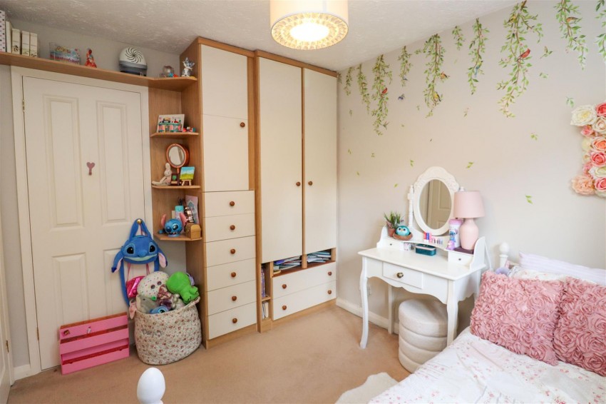 Images for Pawmers Mead, Church Crookham