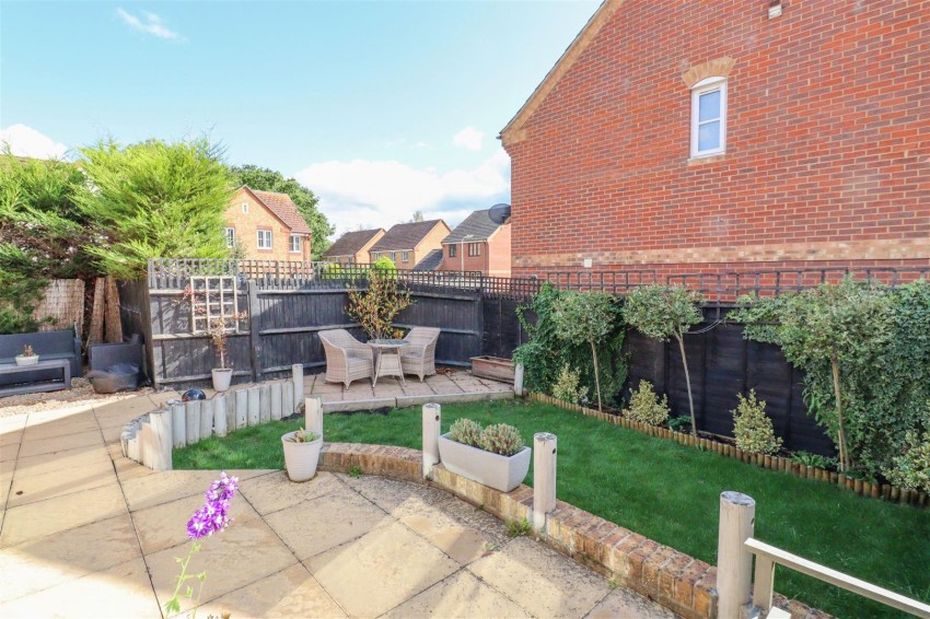 Images for Pawmers Mead, Church Crookham