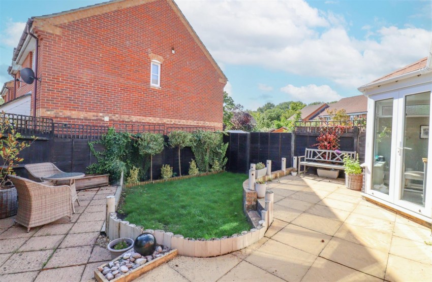 Images for Pawmers Mead, Church Crookham