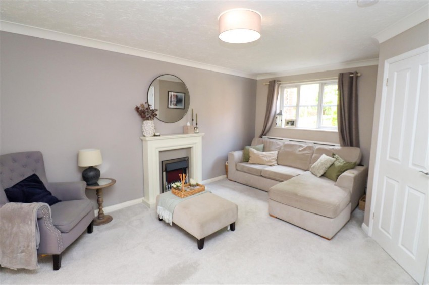 Images for Pawmers Mead, Church Crookham