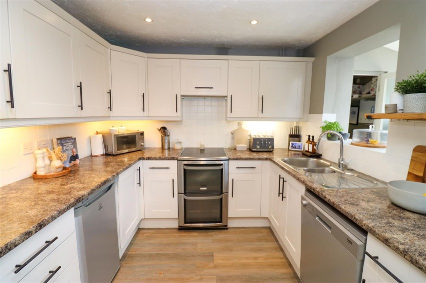 Images for Pawmers Mead, Church Crookham