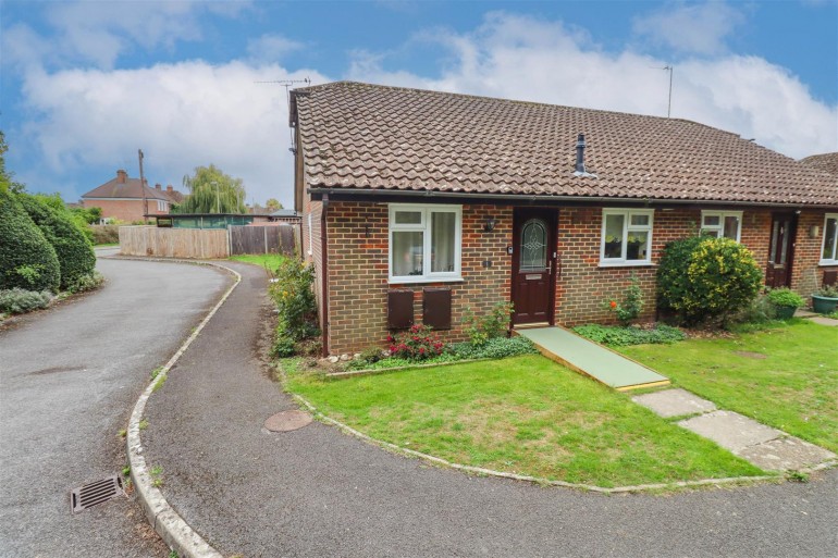 Ravelin Close, Crondall