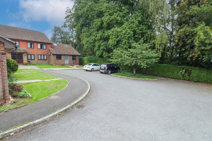 Images for Ravelin Close, Crondall