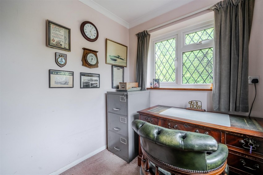 Images for Doras Green Lane, Ewshot, Farnham