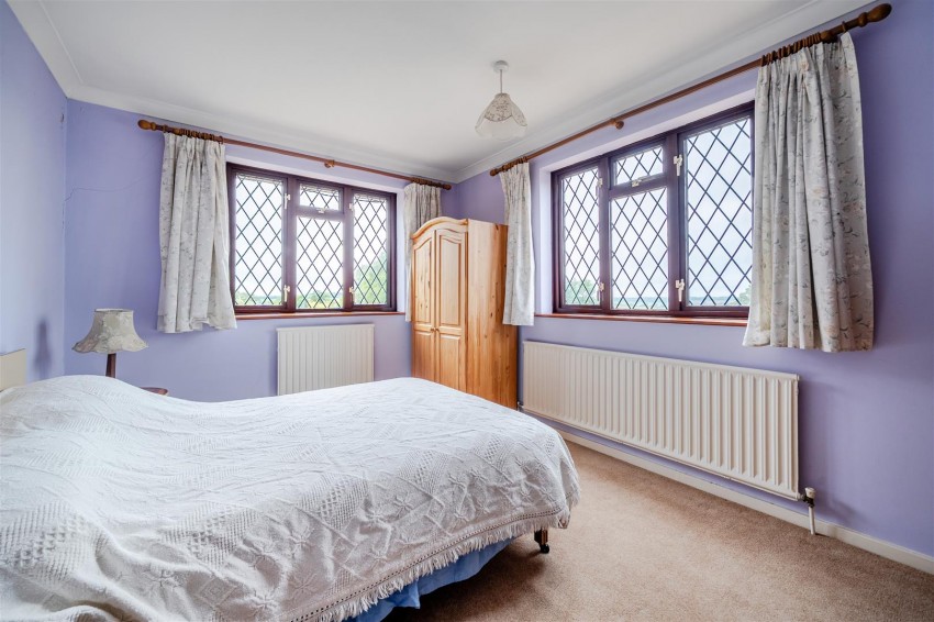 Images for Doras Green Lane, Ewshot, Farnham