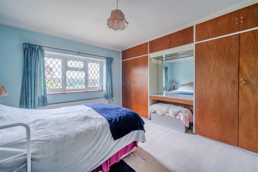 Images for Doras Green Lane, Ewshot, Farnham