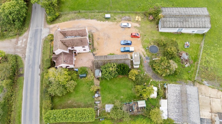 Images for Doras Green Lane, Ewshot, Farnham