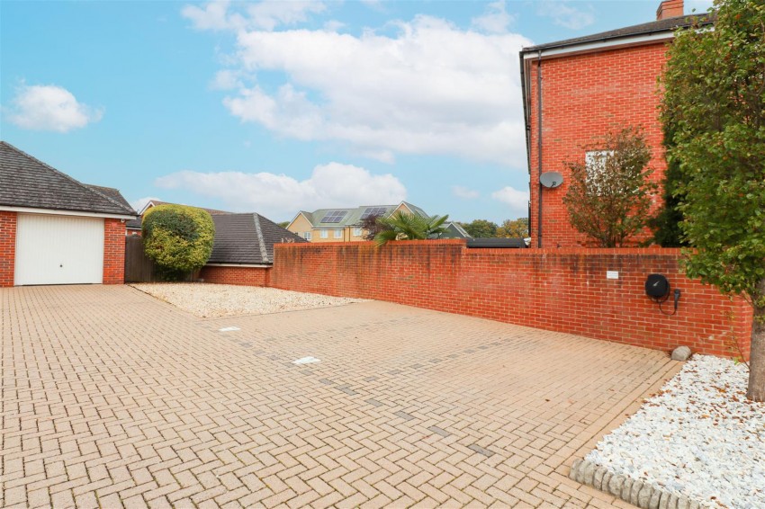 Images for Walker Close, Church Crookham, Fleet