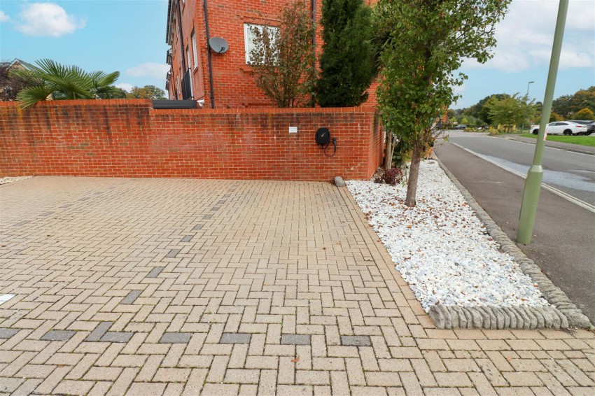 Images for Walker Close, Church Crookham, Fleet