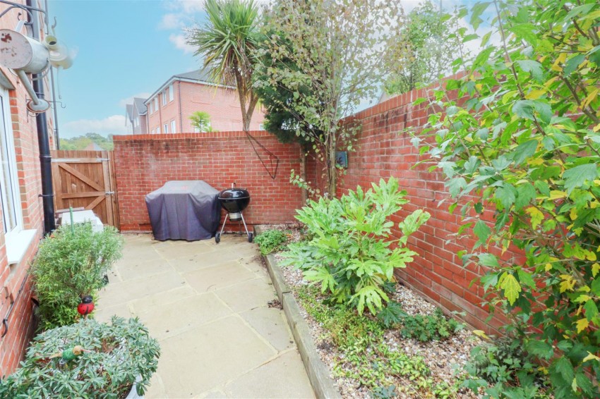 Images for Walker Close, Church Crookham, Fleet