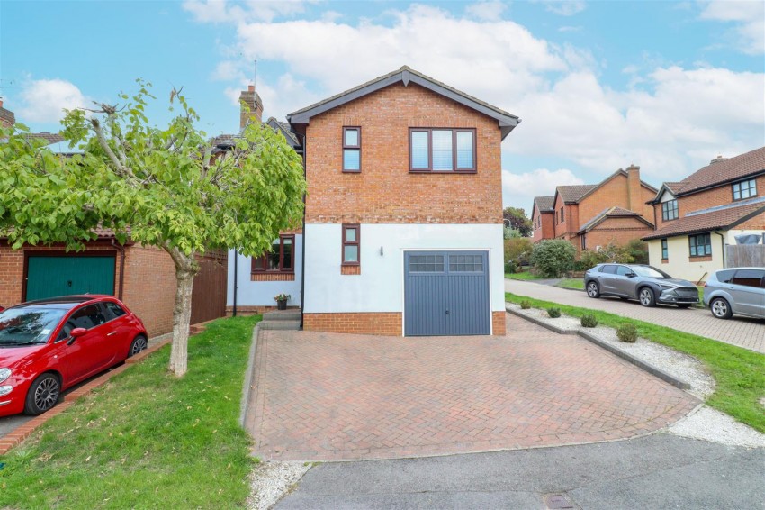 Images for Hunnels Close, Church Crookham, Fleet