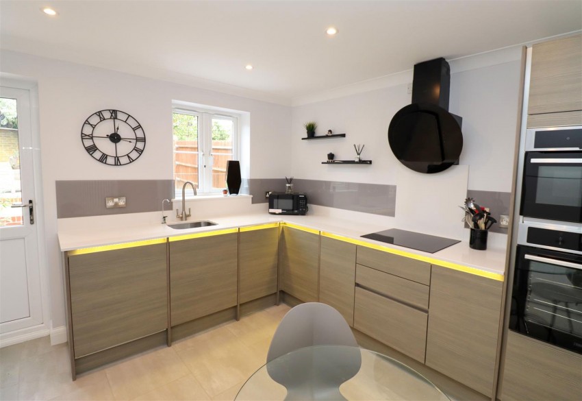 Images for Hunnels Close, Church Crookham, Fleet